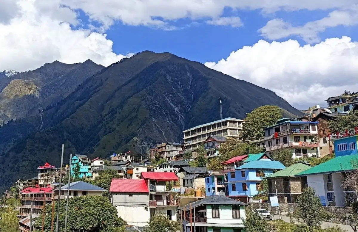 How to reach Bharmour